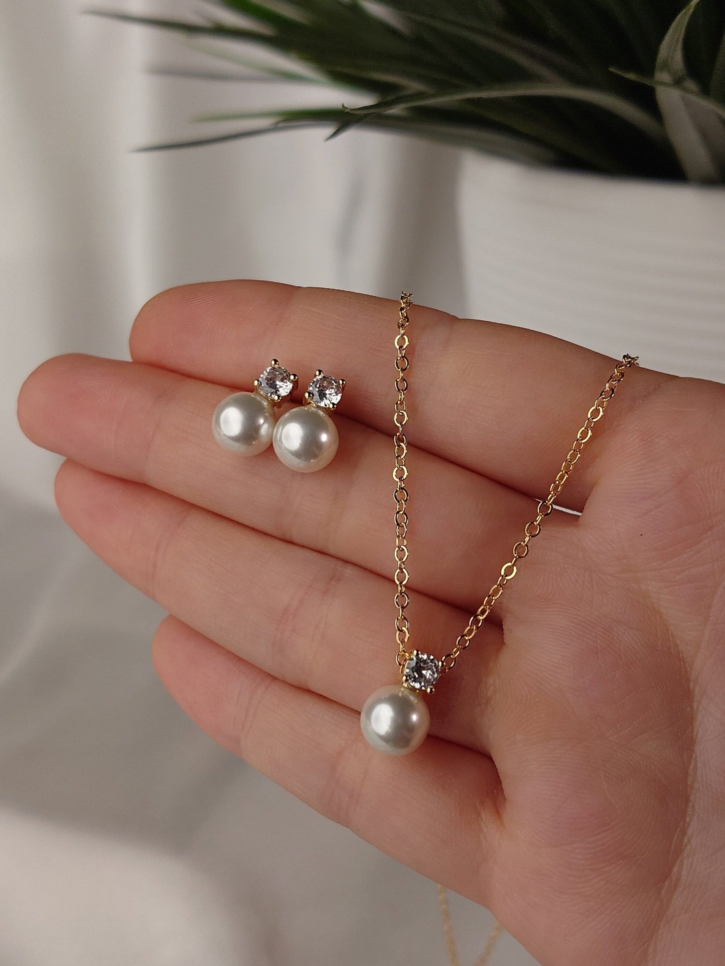 Lustrous Whisper Pearl Necklace – Timeless Elegance for Her Special Day
